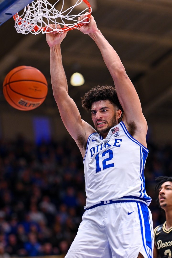 开元体育-真猛将~状元热门卡梅隆·布泽尔轰32分9板4助3断 杜克开季18胜1负